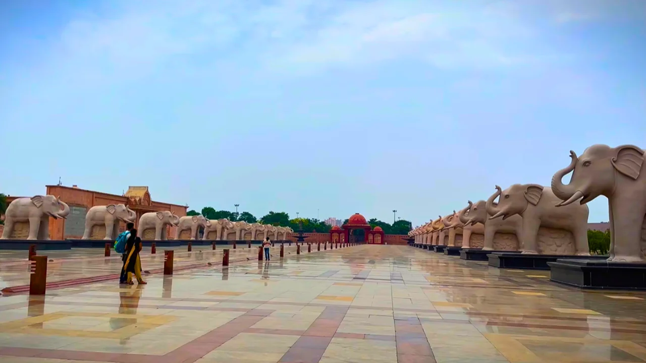 ambedkar park lucknow gomtinagar